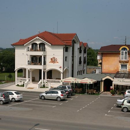 Hotel Villa Viktorija Баня-Лука Екстер'єр фото
