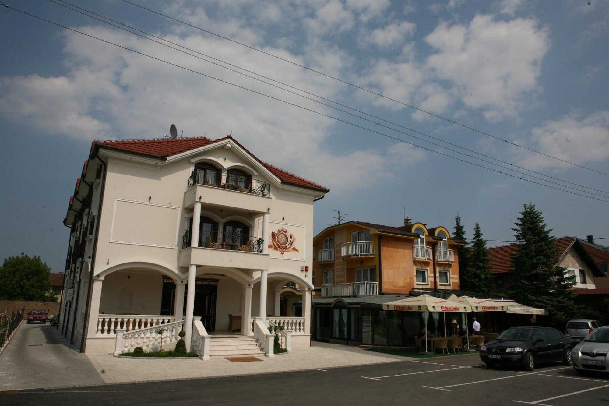 Hotel Villa Viktorija Баня-Лука Екстер'єр фото