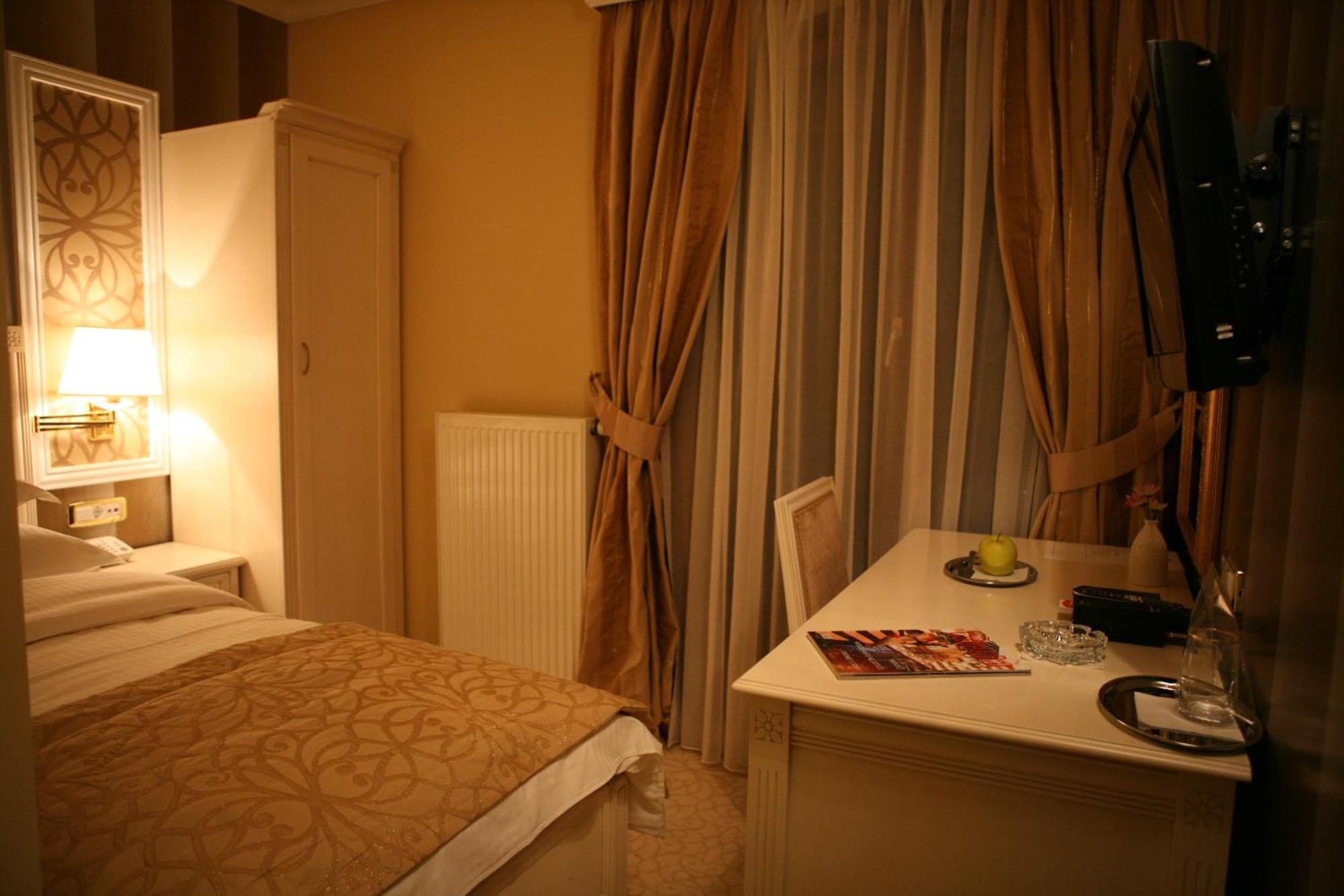Hotel Villa Viktorija Баня-Лука Екстер'єр фото