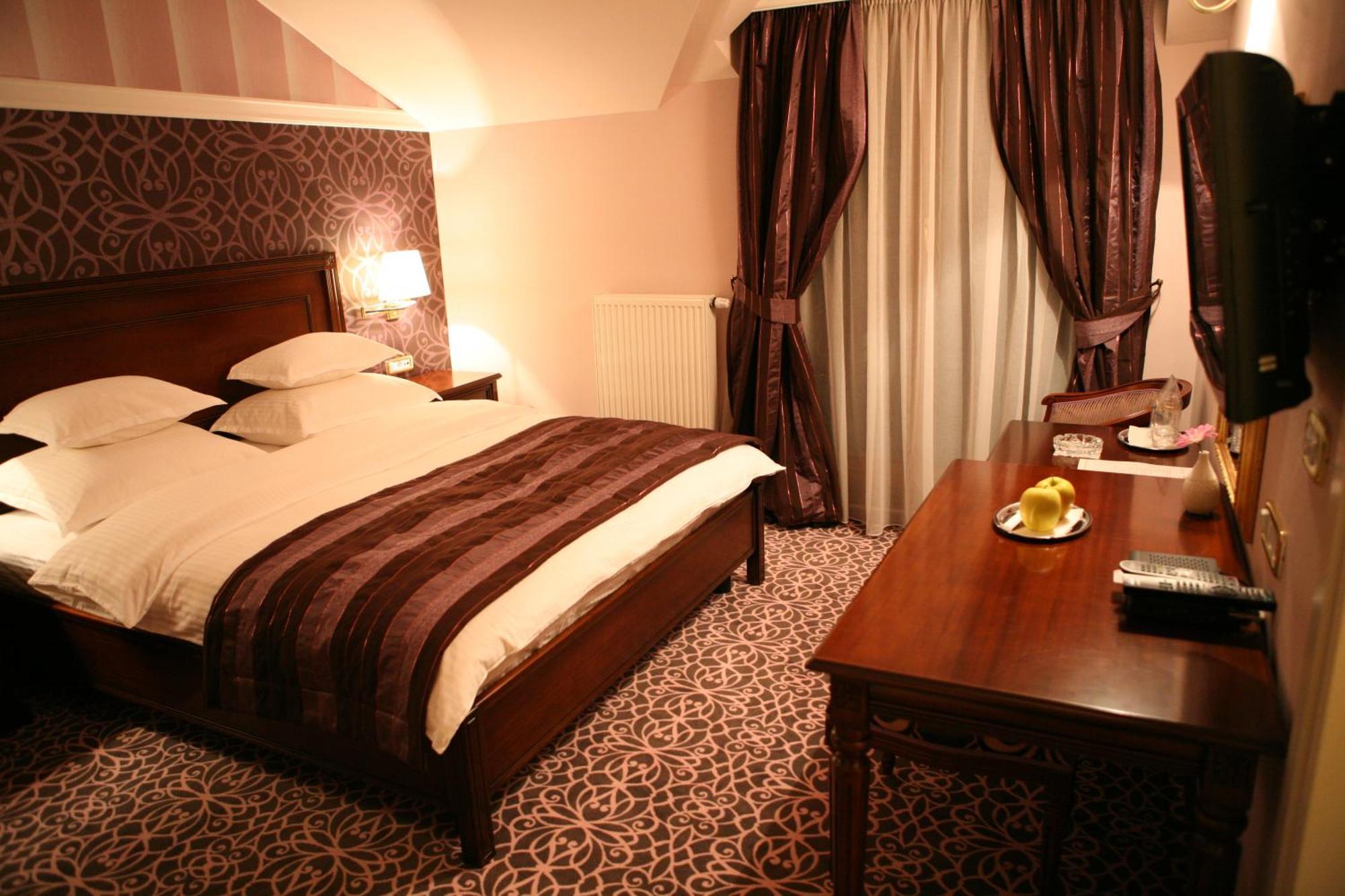 Hotel Villa Viktorija Баня-Лука Екстер'єр фото
