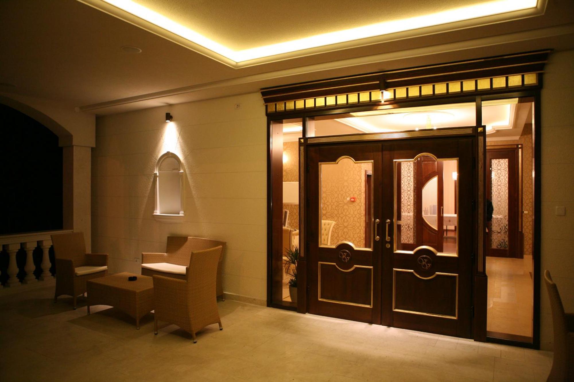 Hotel Villa Viktorija Баня-Лука Екстер'єр фото