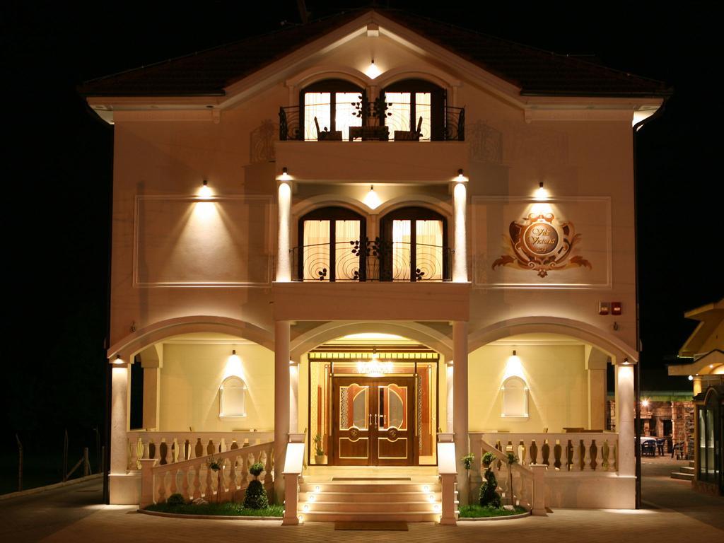 Hotel Villa Viktorija Баня-Лука Екстер'єр фото